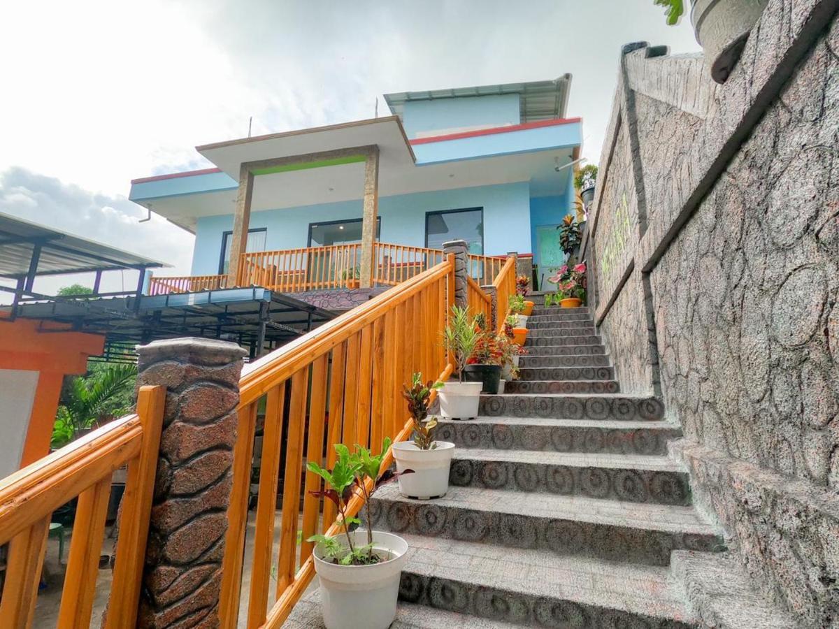 Hotel Mehara Labuan Bajo Exteriör bild